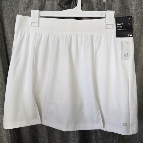 Gap Fit High-Rise Quick Dry Mini Tennis Skort Size L White NWT - Picture 1 of 5